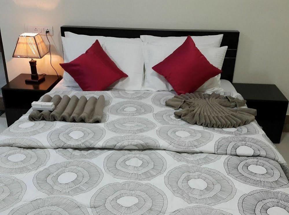 Itsy By Treebo - Palm Emirates Hotel Bangalore Luaran gambar